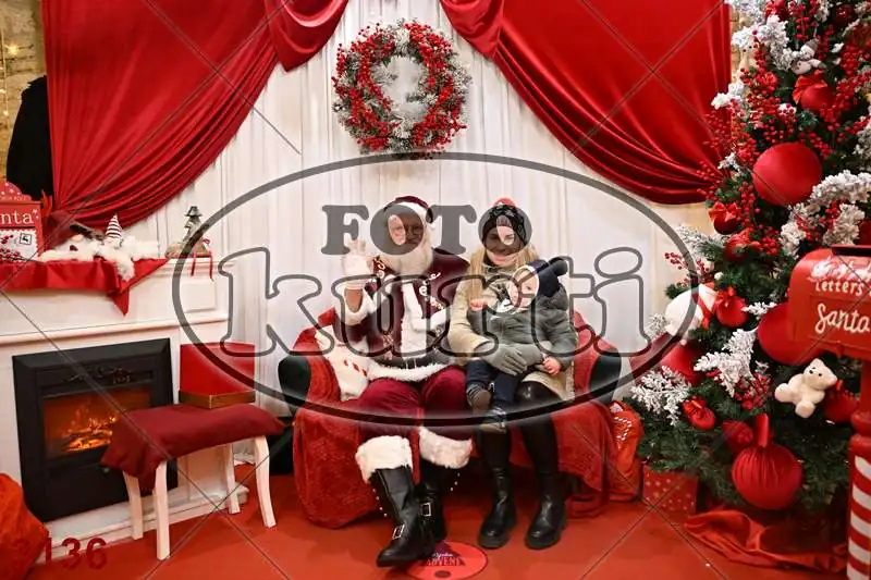 21.12. 17 30 DO 20 00 11 - FotoKurti
