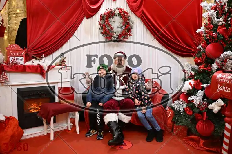 21.12. 17 30 DO 20 00 11 - FotoKurti