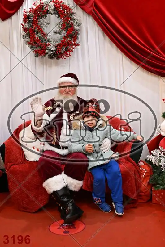 21.12. 17 30 DO 20 00 11 - FotoKurti