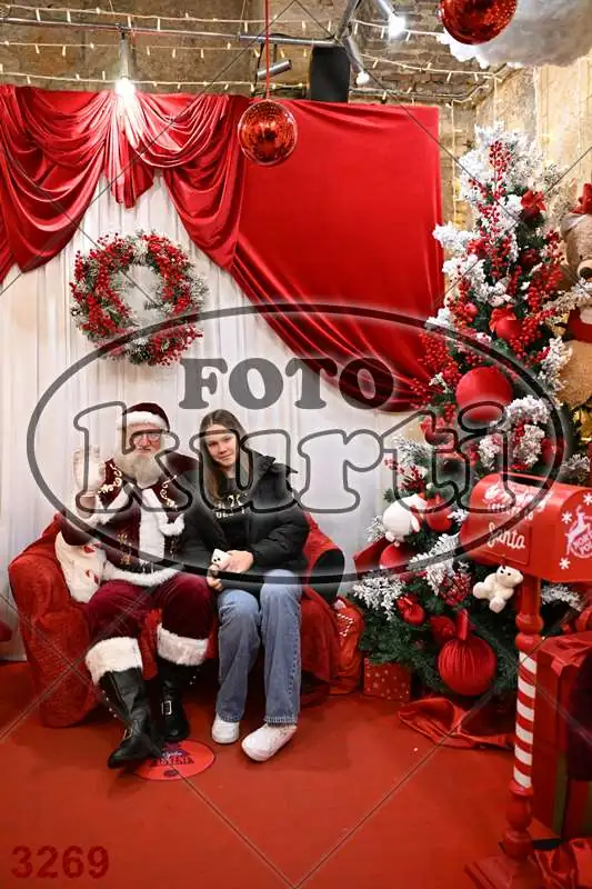 21.12. 17 30 DO 20 00 12 - FotoKurti