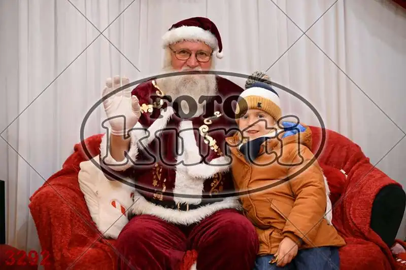 21.12. 17 30 DO 20 00 11 - FotoKurti