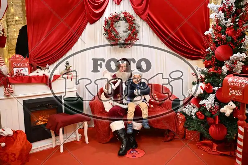 21.12. 17 30 DO 20 00 12 - FotoKurti