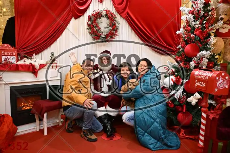 21.12. 17 30 DO 20 00 11 - FotoKurti