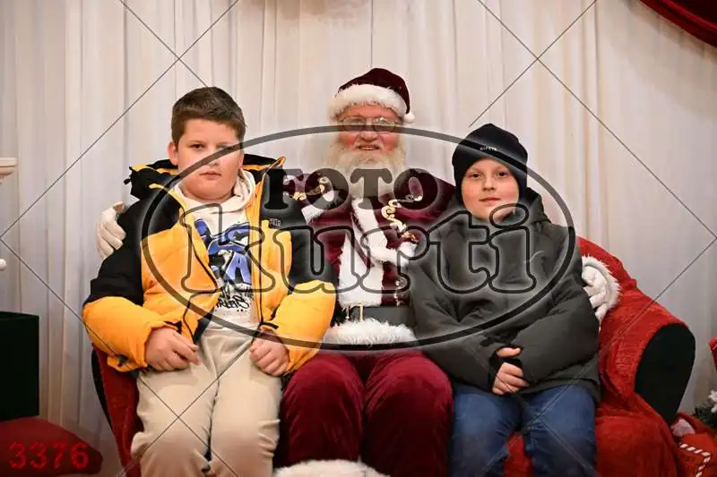 21.12. 17 30 DO 20 00 11 - FotoKurti
