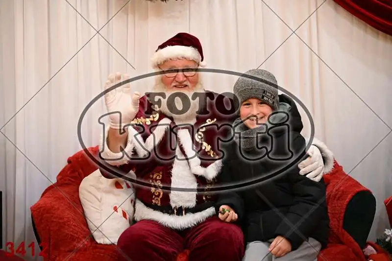 21.12. 17 30 DO 20 00 11 - FotoKurti