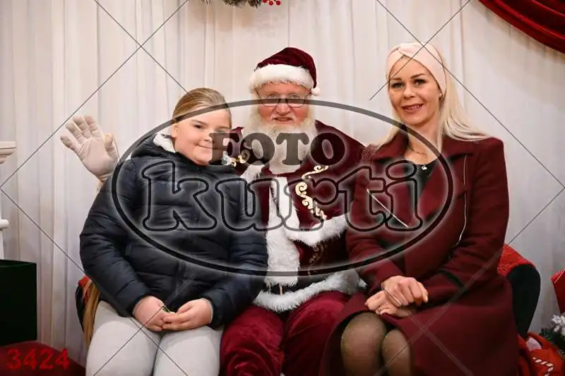 21.12. 17 30 DO 20 00 11 - FotoKurti