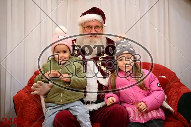 21.12. 17 30 DO 20 00 11 - FotoKurti