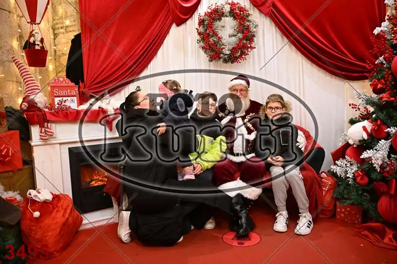 21.12. 17 30 DO 20 00 10 - FotoKurti
