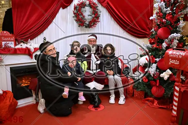 21.12. 17 30 DO 20 00 11 - FotoKurti