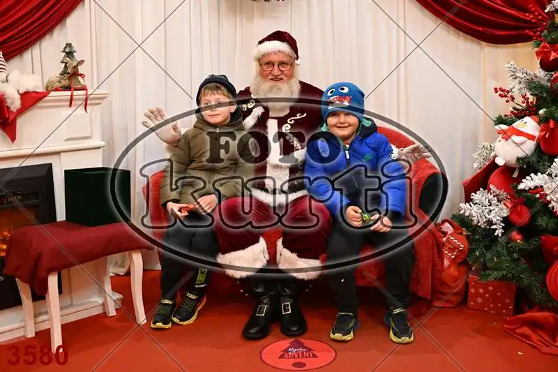 21.12. 17 30 DO 20 00 11 - FotoKurti