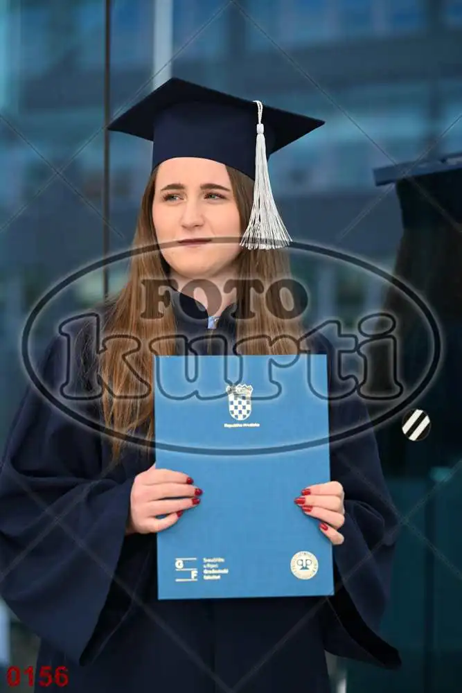 12:00h 12 - FotoKurti