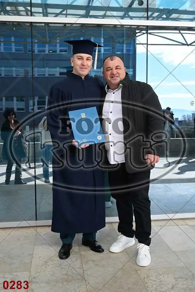 12:00h 7 - FotoKurti