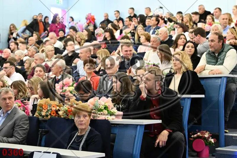 12:00h 12 - FotoKurti
