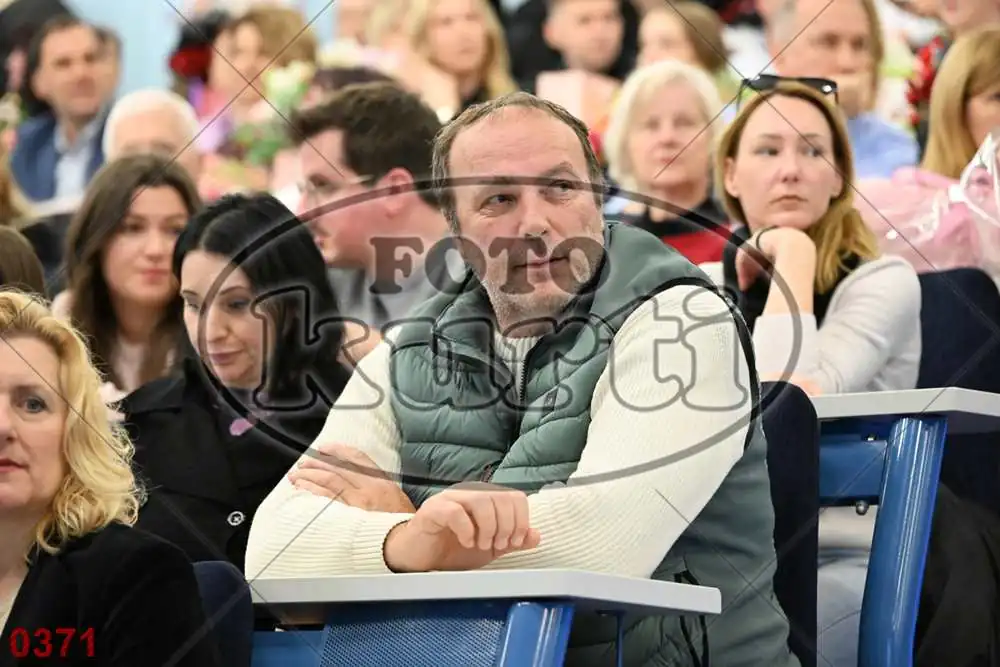 12:00h 11 - FotoKurti