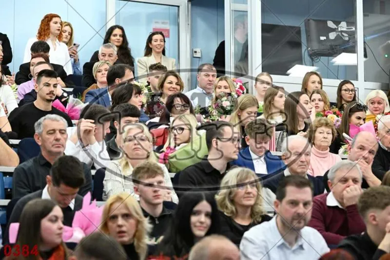 12:00h 12 - FotoKurti