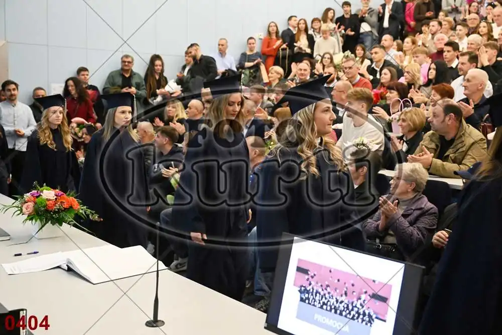 12:00h 8 - FotoKurti