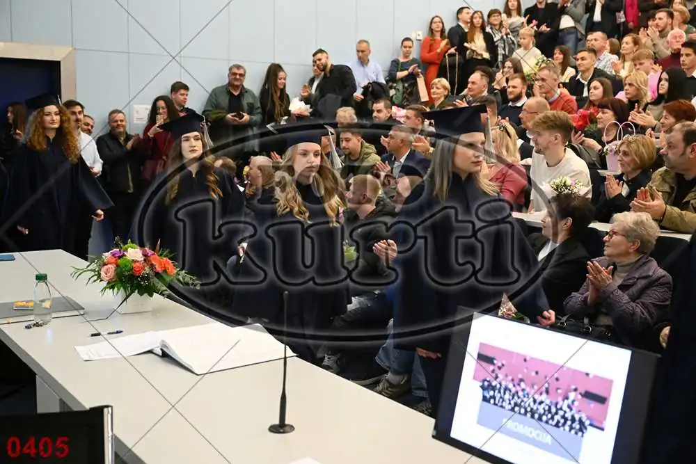 12:00h 9 - FotoKurti