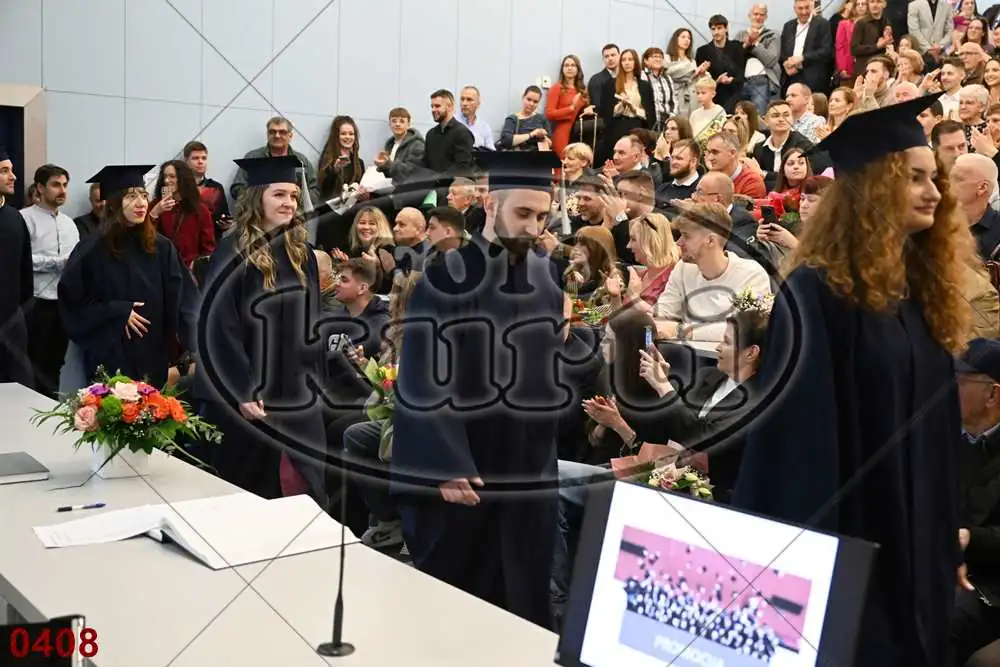 12:00h 12 - FotoKurti
