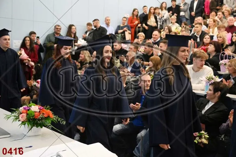12:00h 8 - FotoKurti
