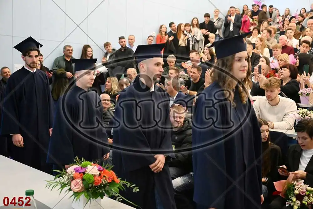 12:00h 8 - FotoKurti