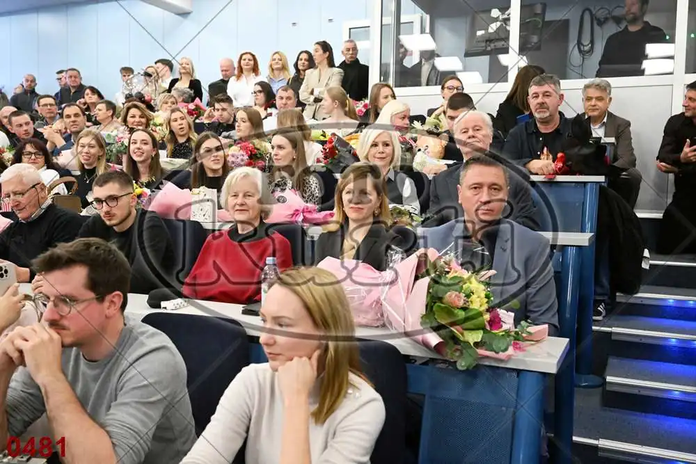 12:00h 1 - FotoKurti