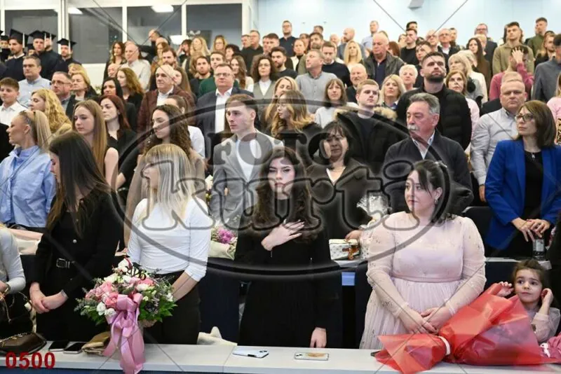 12:00h 8 - FotoKurti