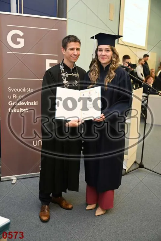 12:00h 9 - FotoKurti