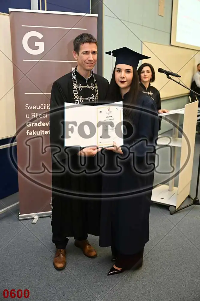 12:00h 12 - FotoKurti