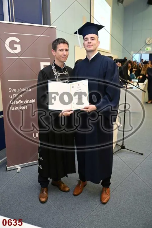 12:00h 11 - FotoKurti