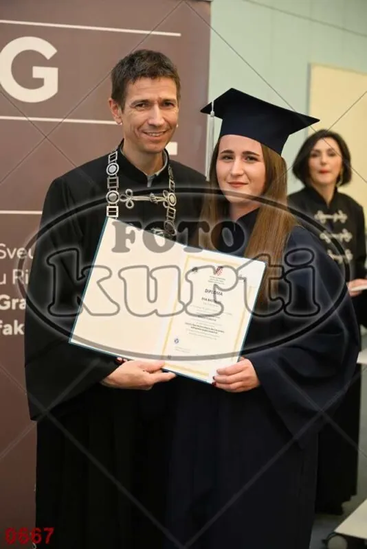 12:00h 7 - FotoKurti