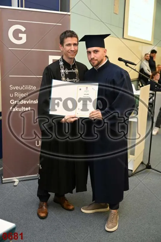 12:00h 9 - FotoKurti
