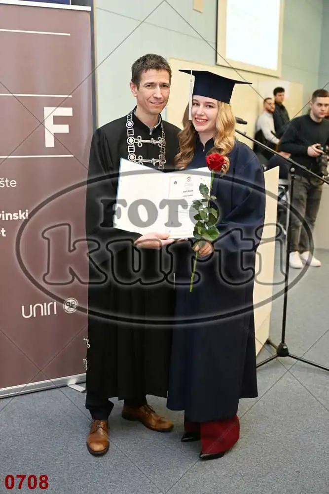12:00h 12 - FotoKurti