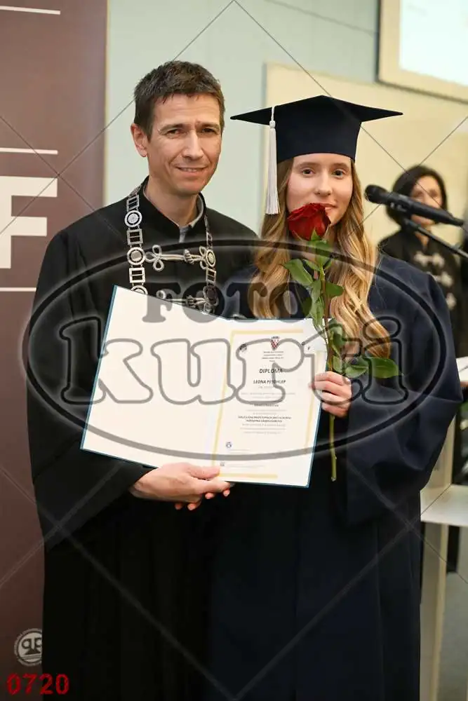 12:00h 12 - FotoKurti