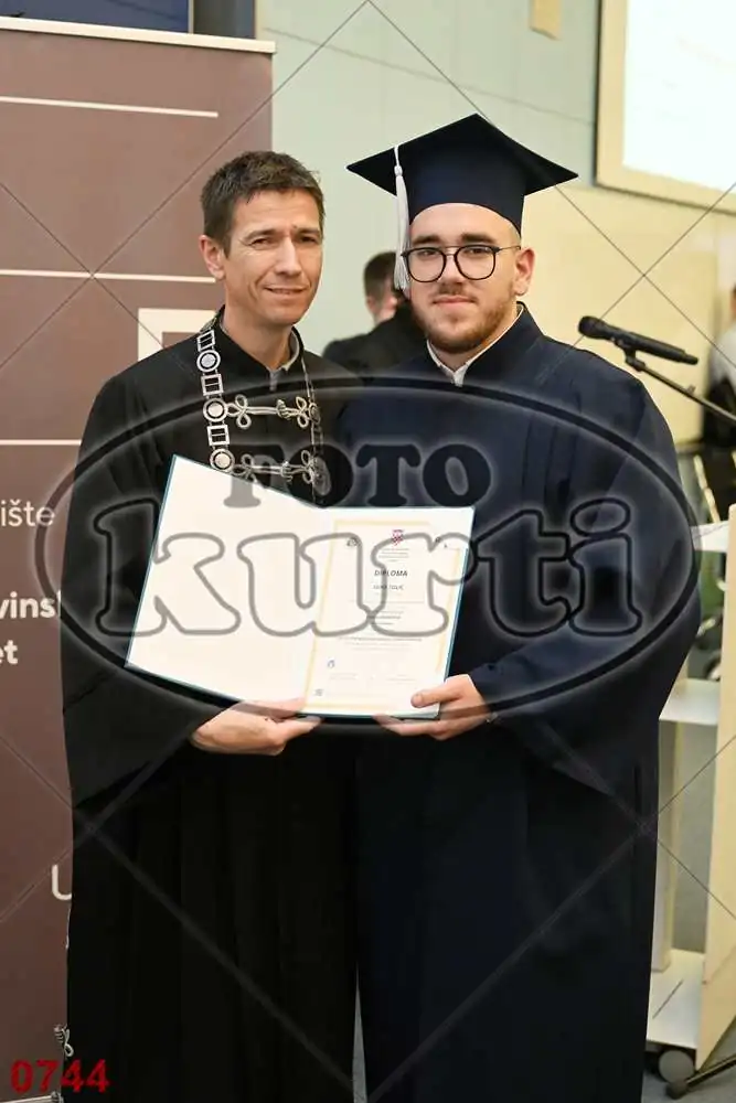 12:00h 12 - FotoKurti