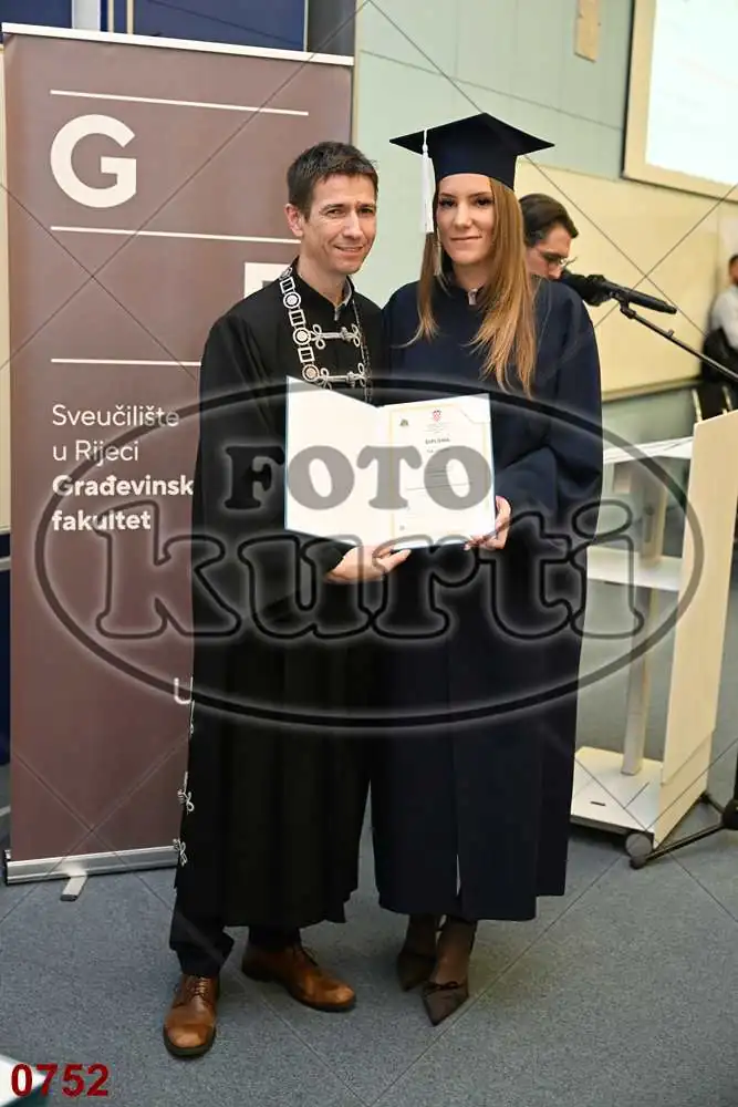 12:00h 8 - FotoKurti