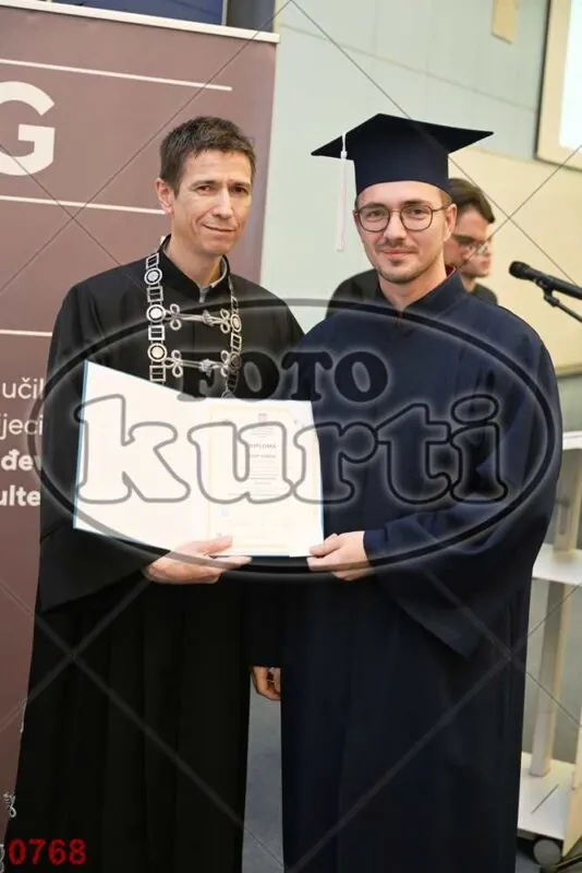 12:00h 12 - FotoKurti