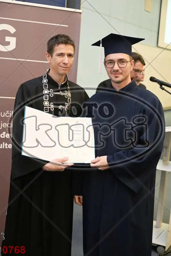 12:00h 12 - FotoKurti