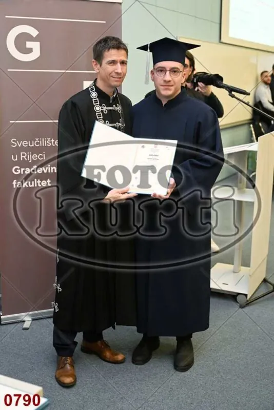 12:00h 10 - FotoKurti
