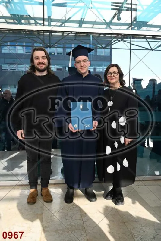 12:00h 7 - FotoKurti