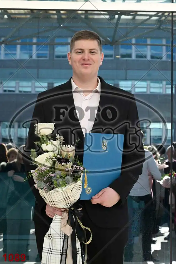 12:00h 9 - FotoKurti