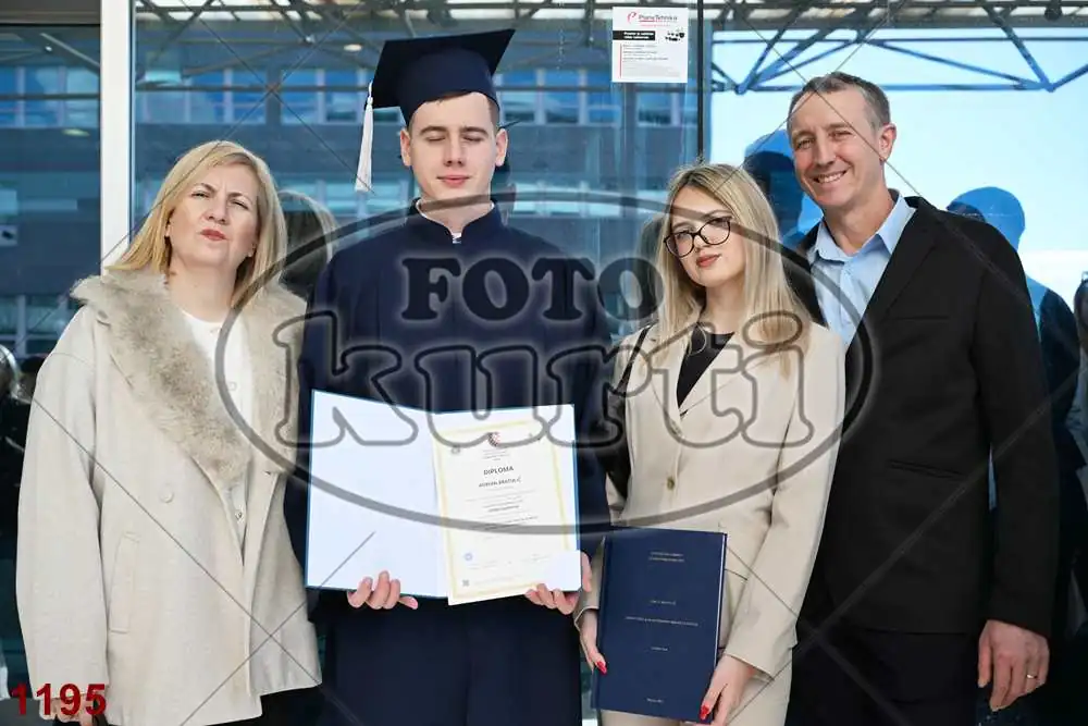 12:00h 7 - FotoKurti