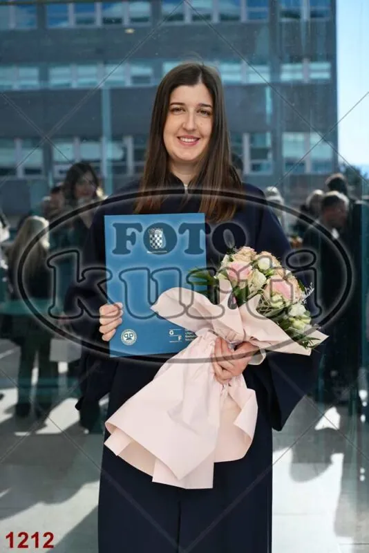 12:00h 12 - FotoKurti