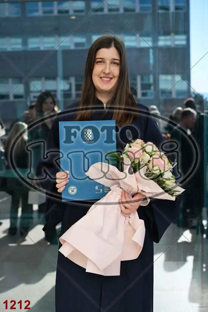 12:00h 12 - FotoKurti